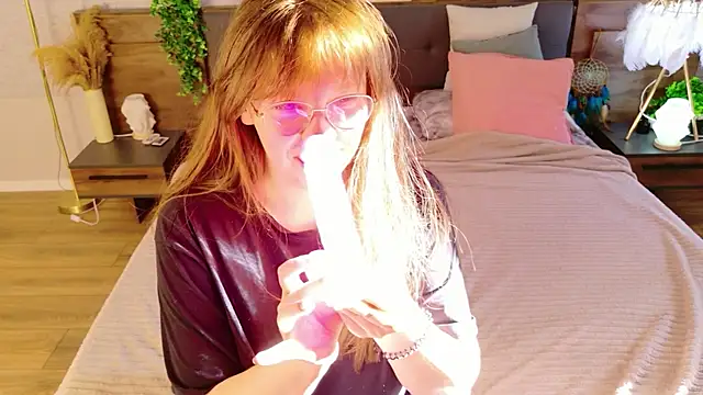 Moon  Bunny online show from May 29, 3:21 pm