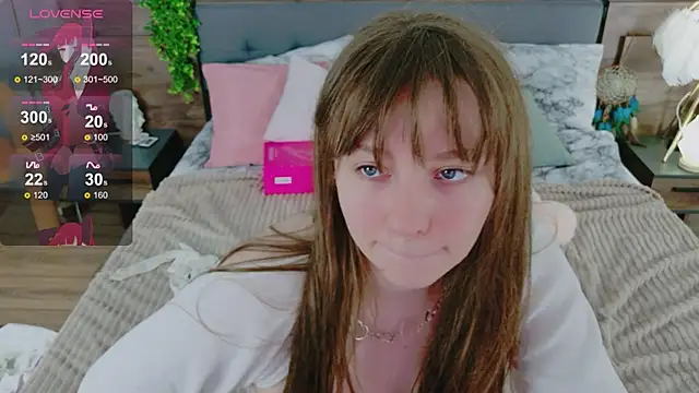 Moon  Bunny online show from May 24, 3:33 pm