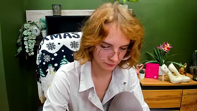 juicyPenny online show from October 29, 7:45 am