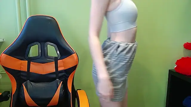 juicyPenny online show from March 20, 7:35 am