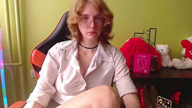 juicyPenny online show from June 19, 6:06 am
