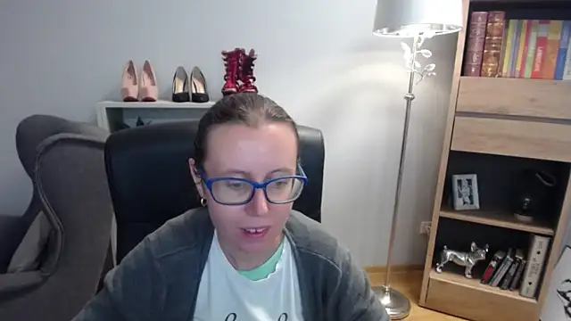 sweetxLizzy online show from September 17, 4:32 am