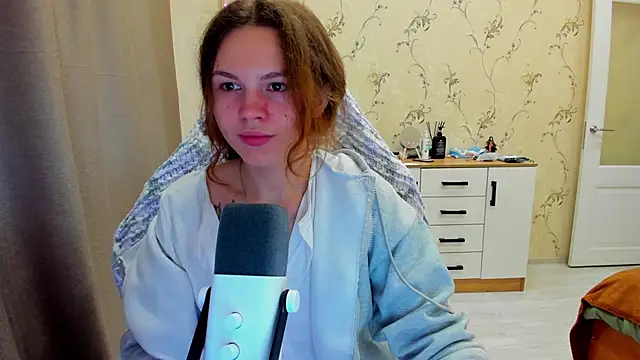 Snapshot of yourdreamm_ chatting on October 6, 6:08 am yourdreamm online show from October 6, 6:08 am
