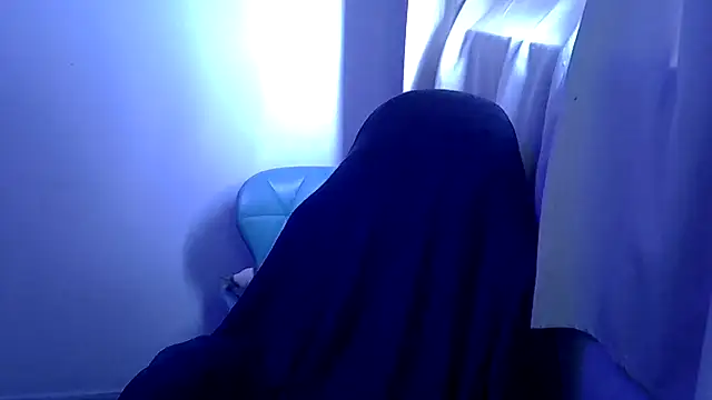 Snapshot of Blue_Liz chatting on October 16, 7:05 pm Blue Liz online show from October 16, 7:05 pm