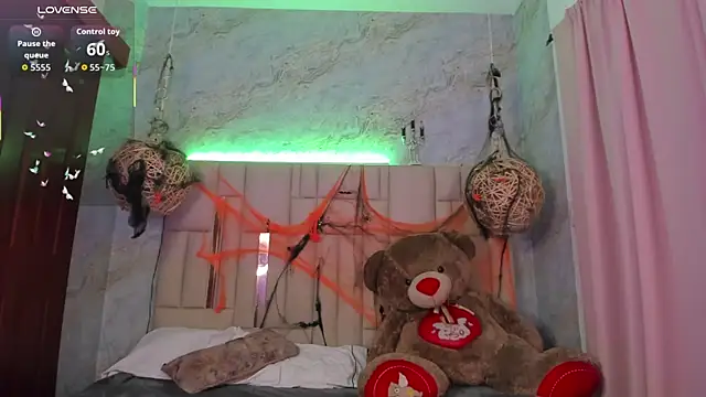 NikkyyRed online show from November 2, 3:54 am