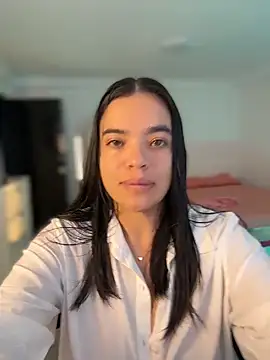 JuanitaMore01 online show from June 13, 8:06 pm