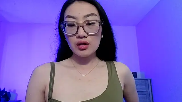 Snapshot of Aliciaz3 chatting on September 10, 4:18 pm Aliciaz3 online show from September 10, 4:18 pm