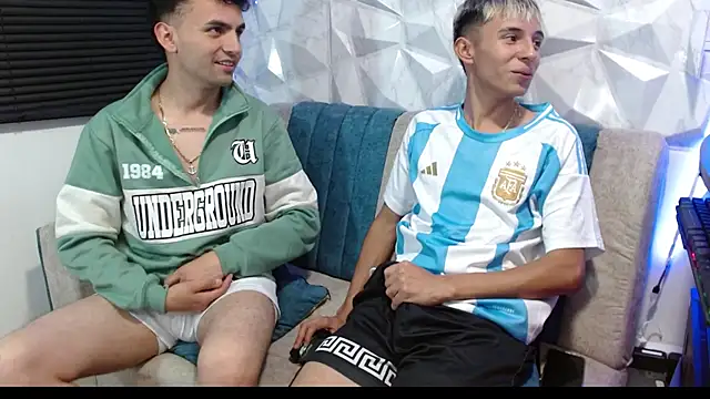 Snapshot of Isaac_tan chatting on September 19, 2:21 am Isaac tan online show from September 19, 2:21 am