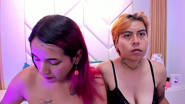 AnnieAndReach online show from February 19, 3:00 pm