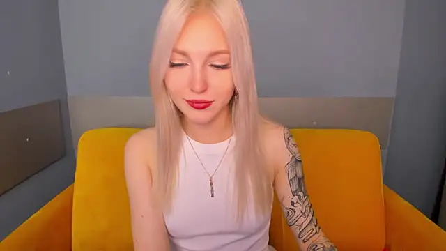 LisaFoxyMe online show from October 26, 3:35 am