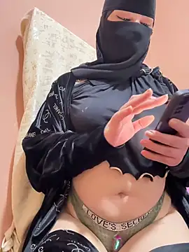  Laiali  online show from December 22, 2:42 pm