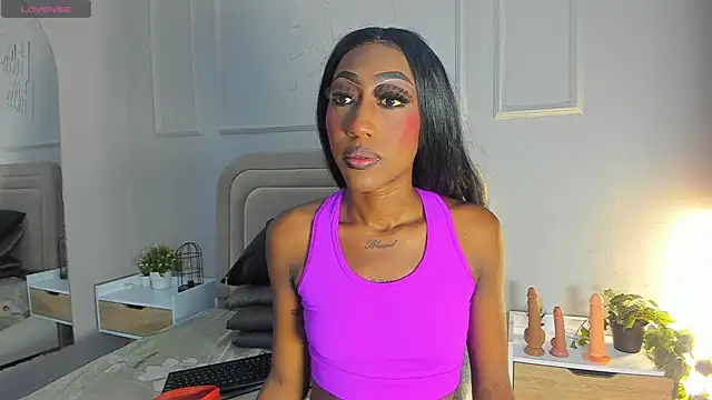 Anamonrroe online show from February 4, 8:01 pm