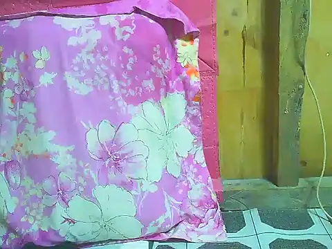 WetHornyPusy4u online show from April 12, 8:50 am