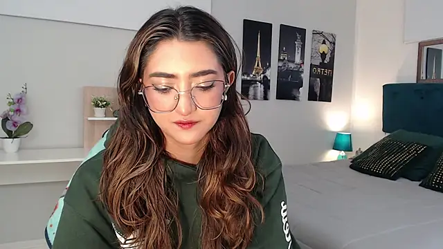 Snapshot of madame_lottie chatting on October 14, 12:30 pm madame lottie online show from October 14, 12:30 pm