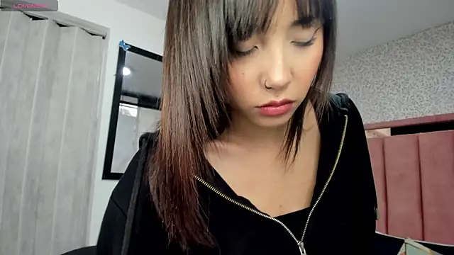 Hanna Lee   online show from March 9, 7:39 pm