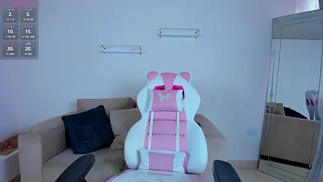 april smiith online show from February 20, 12:18 pm