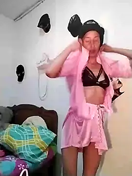 catrina love online show from June 17, 5:25 pm