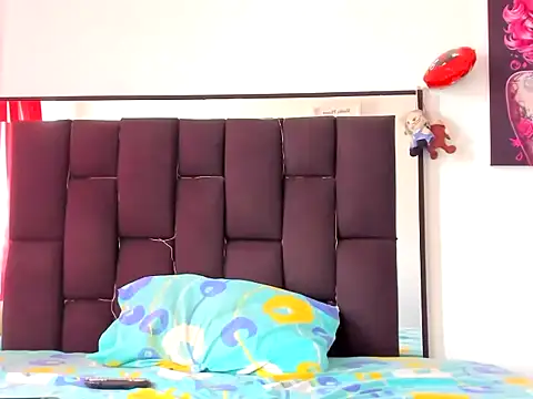 xamila muaa online show from October 31, 1:59 pm