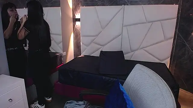 sophiaa 7 online show from February 16, 11:10 am