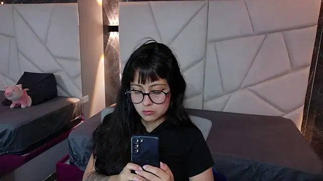 sophiaa 7 online show from February 2, 11:20 am