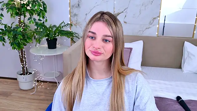 SweetyLicky online show from February 22, 4:19 pm