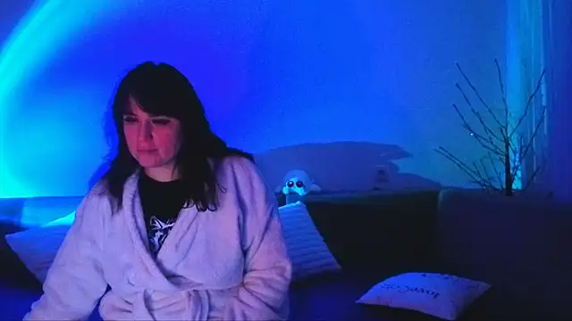 Bella Hillss online show from February 9, 7:16 pm