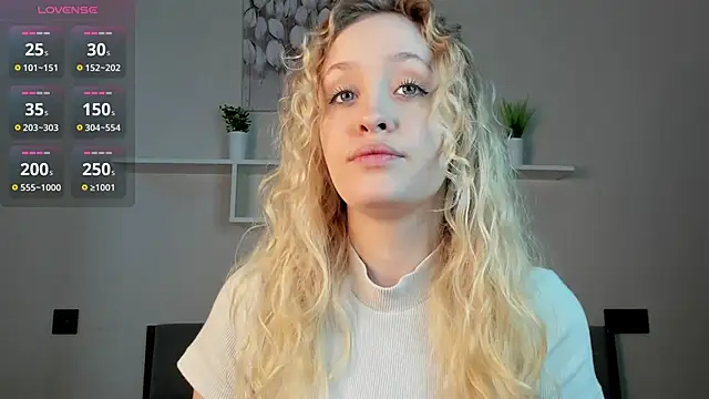 Julliakoill online show from November 6, 9:04 am