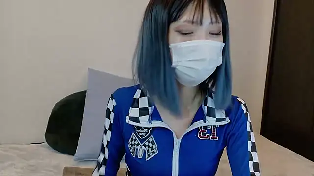 sarina at online show from February 15, 9:41 am