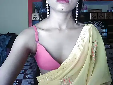 ROSE GOLDE online show from October 3, 5:07 pm