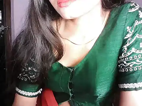 ROSE GOLDE online show from February 11, 6:31 pm