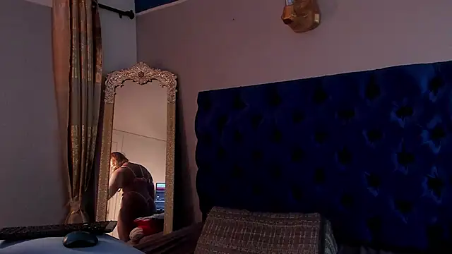 TANISHA HILL online show from October 10, 8:03 pm