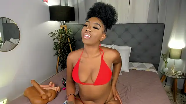 EmaaaBrown  online show from December 14, 4:51 am