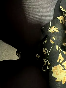 HiddenHoneyLDN online show from December 5, 2:18 pm