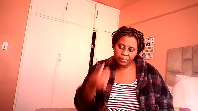 HUGEASSXXXXX online show from July 1, 7:52 am