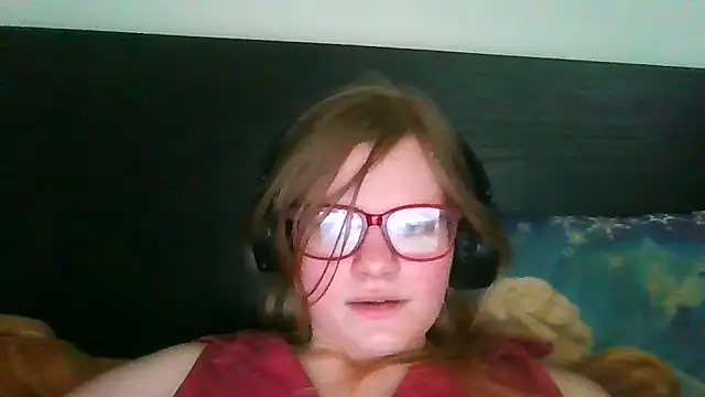 Snapshot of Moonolighta chatting on September 30, 12:33 pm Moonolighta online show from September 30, 12:33 pm