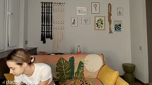 daddyonlyloveme online show from October 14, 8:22 pm