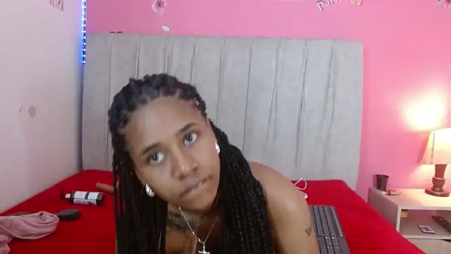 madihlove303av online show from November 5, 4:23 pm