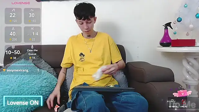 LiamBrown09 online show from December 3, 8:00 pm