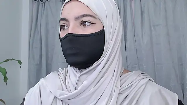 jade nassar online show from April 11, 12:42 pm