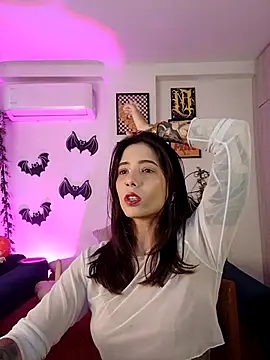 mishelkrave  online show from October 28, 10:25 pm