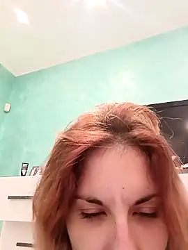 piccolaqeen online show from December 20, 1:09 am