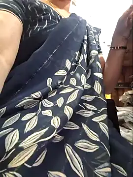 indianhotwife639 online show from December 3, 9:11 am