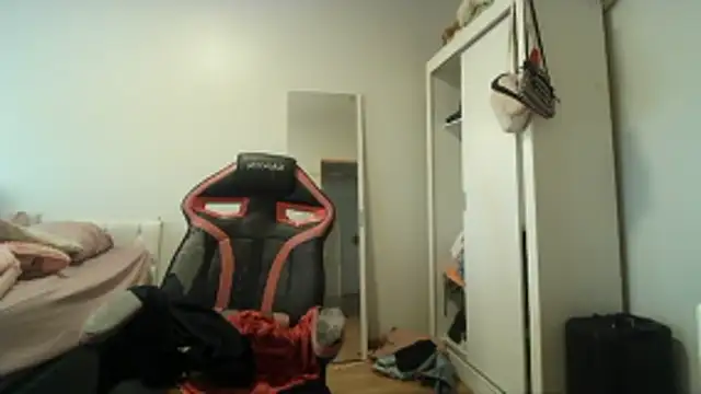 Becca B online show from February 3, 4:56 pm