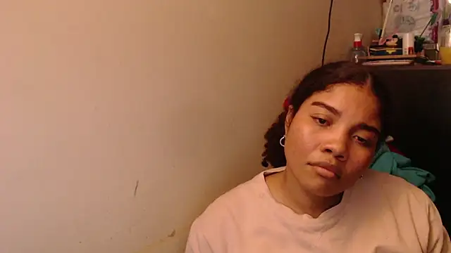 madelene online show from May 4, 2:59 am