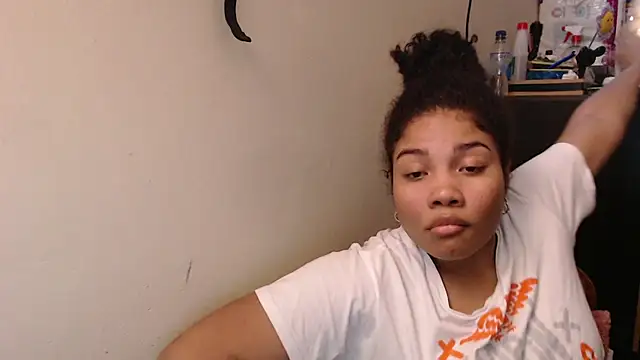 madelene online show from May 2, 2:26 am