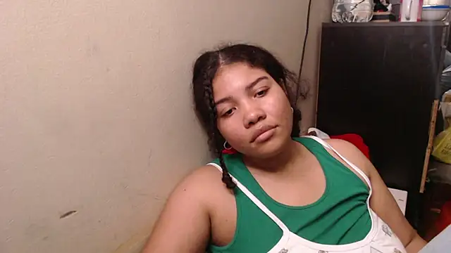madelene online show from May 28, 4:21 am