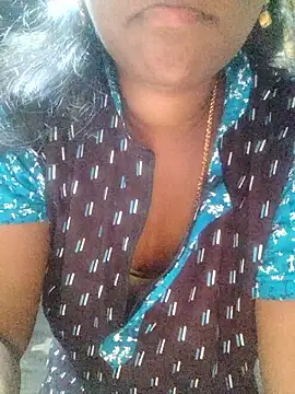Snapshot of Tamildivya18 chatting on September 19, 12:15 pm Tamildivya18 online show from September 19, 12:15 pm