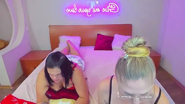 Snapshot of Your_Exstasy chatting on October 11, 11:04 am Your Exstasy online show from October 11, 11:04 am