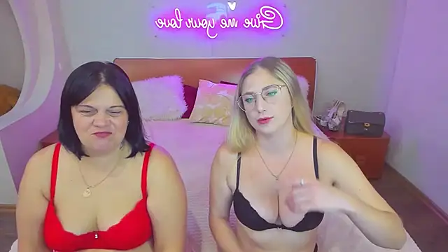 Snapshot of Your_Exstasy chatting on October 4, 10:43 am Your Exstasy online show from October 4, 10:43 am