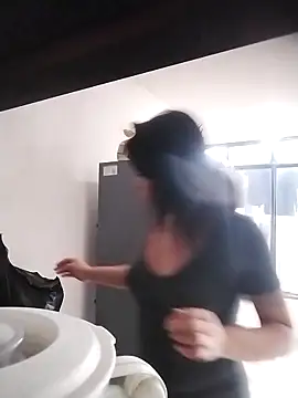 Snapshot of MiaWelkin chatting on September 24, 3:55 pm MiaWelkin online show from September 24, 3:55 pm